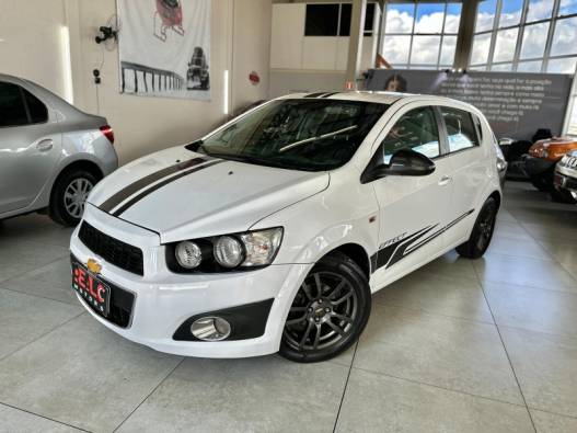 CHEVROLET - SONIC - 2013/2014 - Branca - R$ 43.900,00