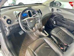 CHEVROLET - SONIC - 2013/2014 - Branca - R$ 43.900,00