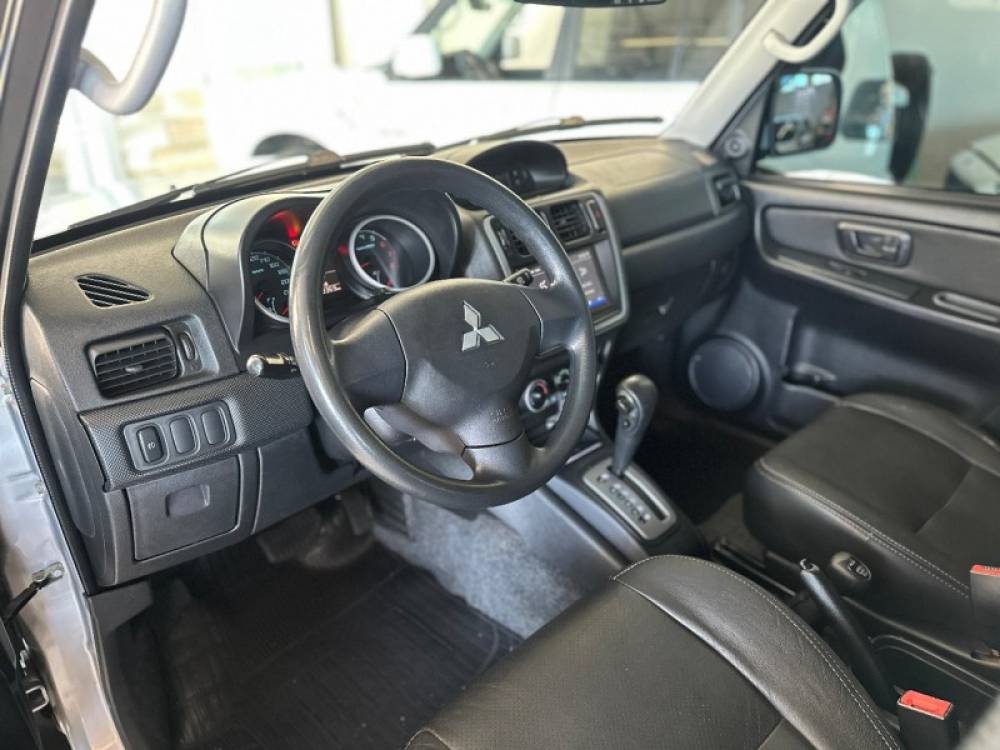 MITSUBISHI - PAJERO TR4 - 2010/2010 - Prata - R$ 59.900,00