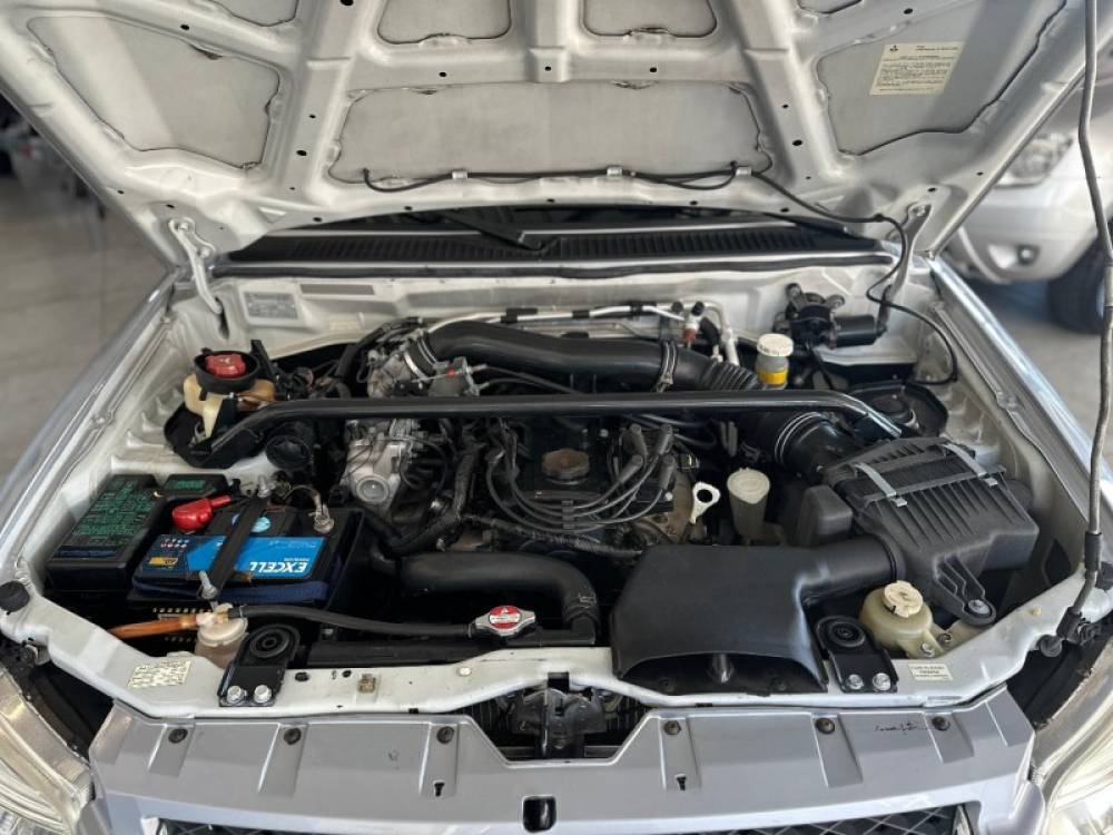 MITSUBISHI - PAJERO TR4 - 2010/2010 - Prata - R$ 59.900,00