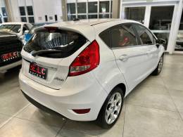 FORD - FIESTA - 2011/2012 - Branca - R$ 40.900,00