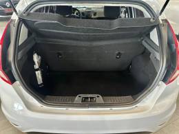 FORD - FIESTA - 2013/2014 - Branca - R$ 43.900,00