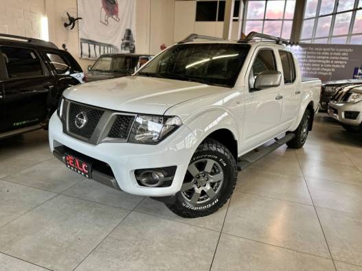 NISSAN - FRONTIER - 2014/2015 - Branca - R$ 112.990,00