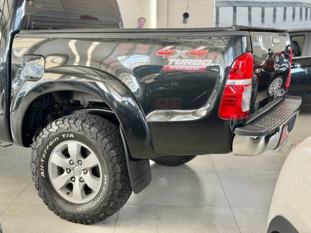 TOYOTA - HILUX - 2014/2014 - Preta - R$ 144.900,00