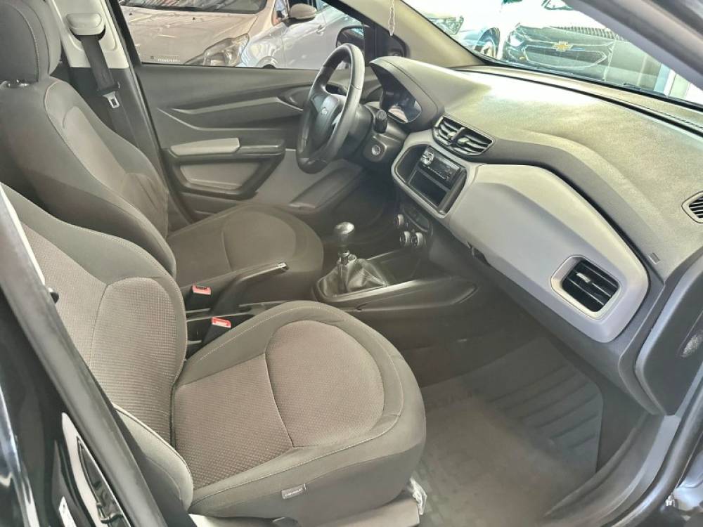 CHEVROLET - ONIX - 2014/2015 - Preta - R$ 41.900,00