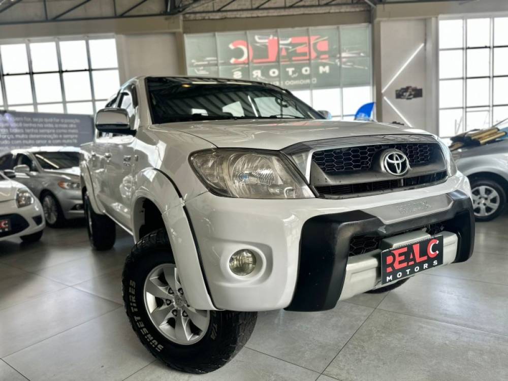 TOYOTA - HILUX - 2010/2010 - Branca - R$ 98.900,00