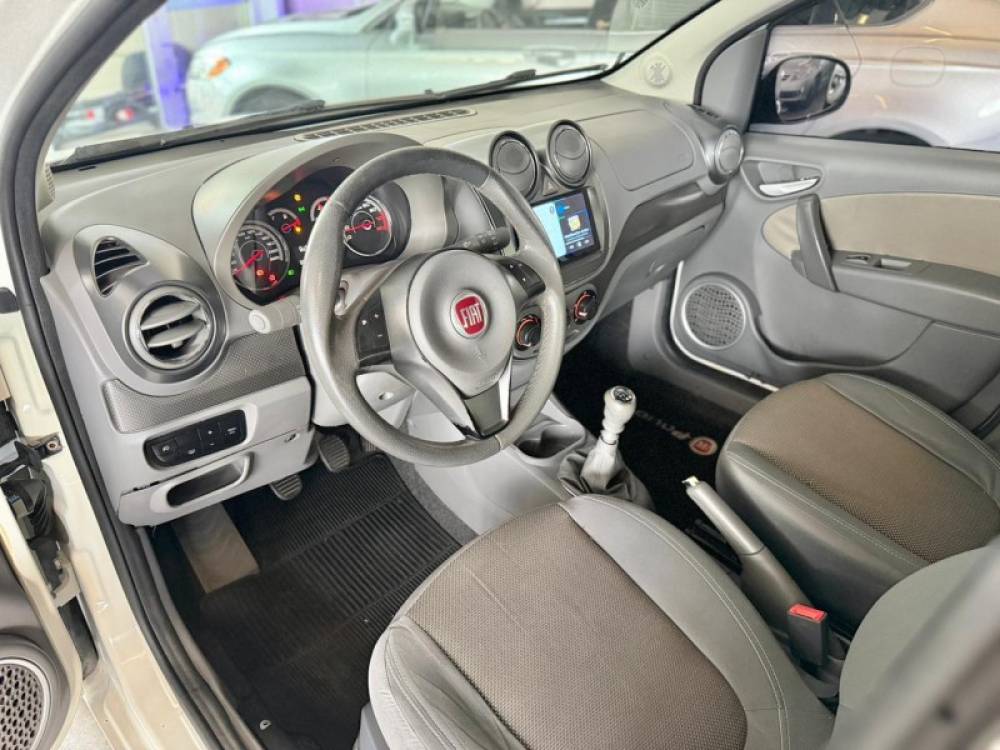 FIAT - PALIO - 2012/2012 - Branca - R$ 35.900,00