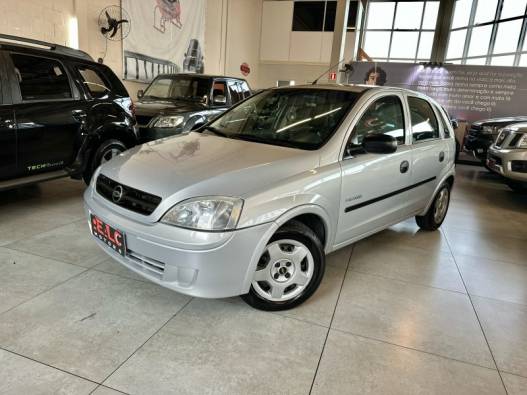 CHEVROLET - CORSA - 2005/2005 - Prata - R$ 25.900,00