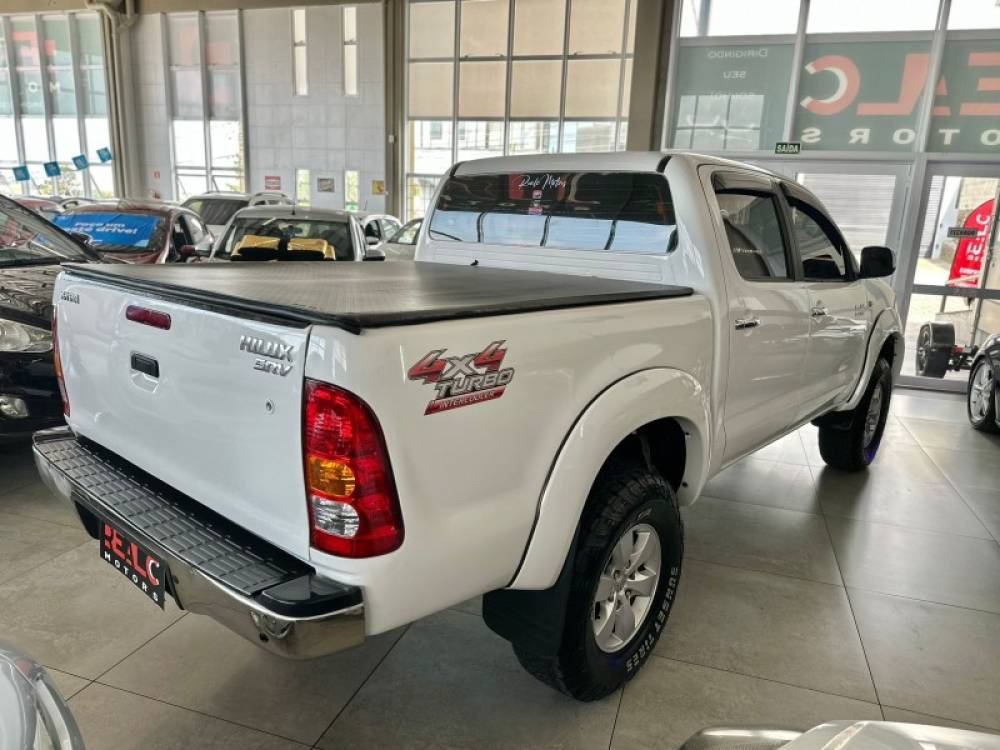 TOYOTA - HILUX - 2010/2010 - Branca - R$ 98.900,00