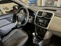 RENAULT - LOGAN - 2015/2016 - Prata - R$ 39.900,00