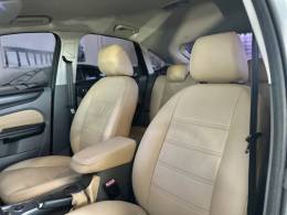 FORD - FOCUS - 2010/2011 - Branca - R$ 41.900,00
