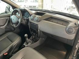 RENAULT - DUSTER - 2014/2015 - Preta - R$ 58.900,00