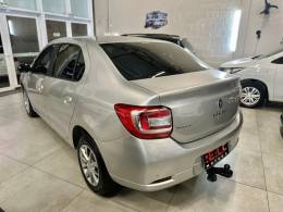 RENAULT - LOGAN - 2015/2016 - Prata - R$ 39.900,00