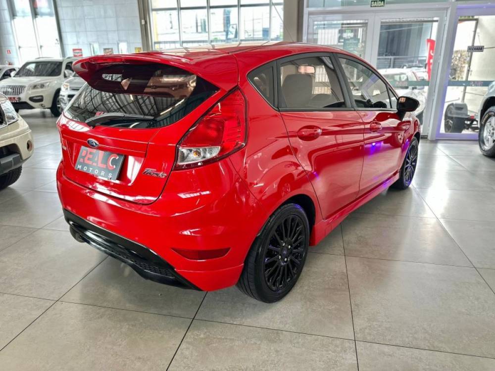 FORD - FIESTA - 2016/2016 - Vermelha - R$ 58.900,00