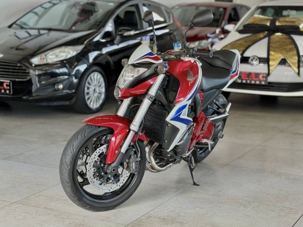 HONDA - CB 1000R - 2015/2015 - Vermelha - R$ 53.900,00