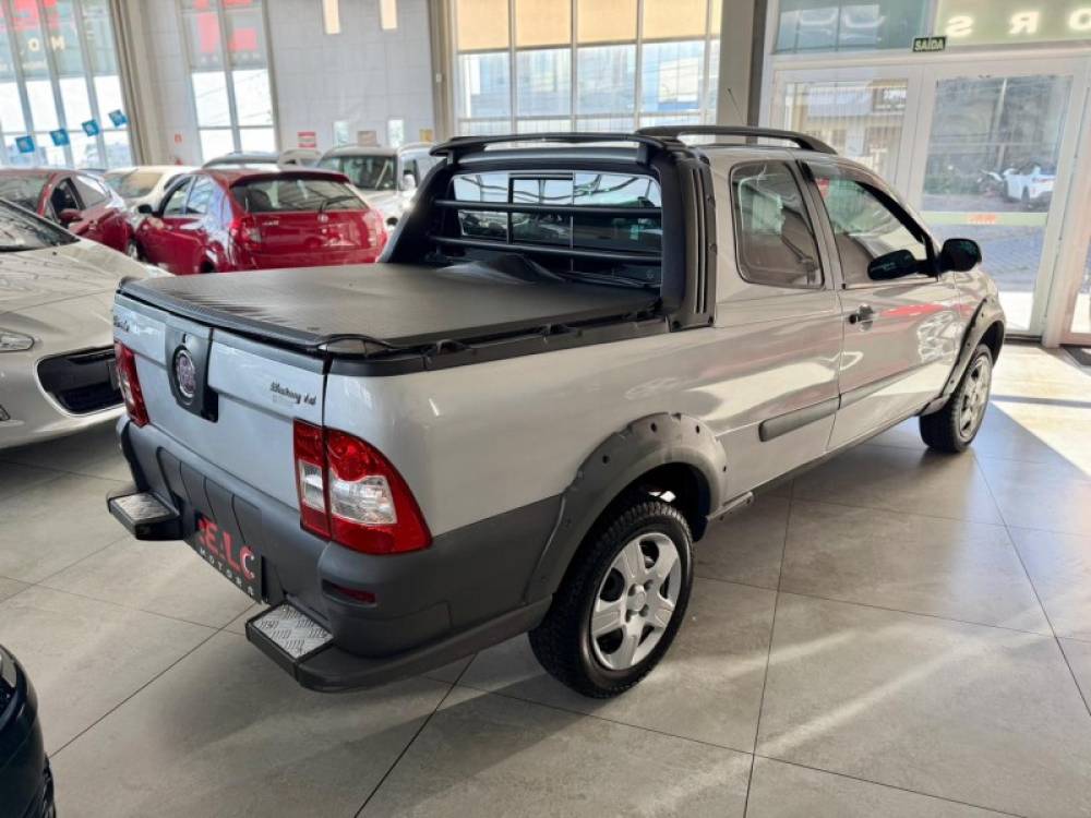 FIAT - STRADA - 2011/2012 - Prata - R$ 52.900,00