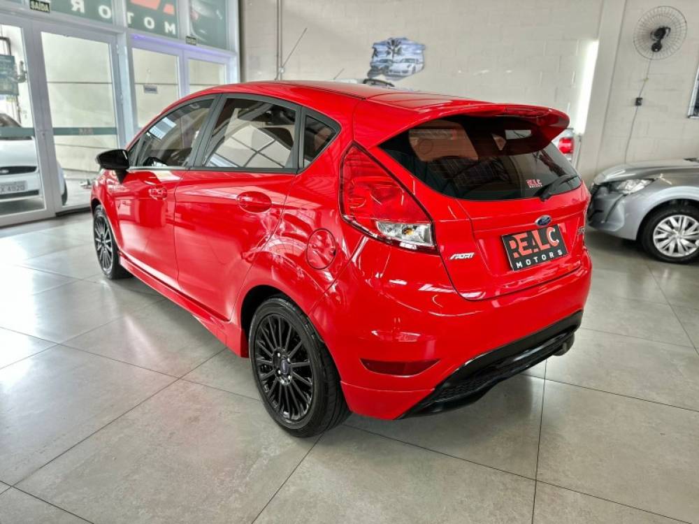 FORD - FIESTA - 2016/2016 - Vermelha - R$ 58.900,00