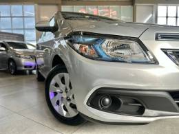 CHEVROLET - ONIX - 2014/2015 - Prata - R$ 48.900,00