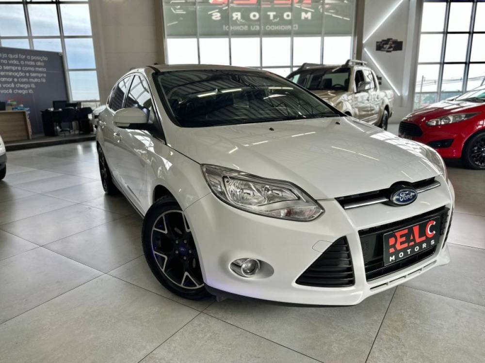 FORD - FOCUS - 2014/2014 - Branca - R$ 58.900,00