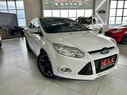 FORD - FOCUS - 2014/2014 - Branca - R$ 58.900,00
