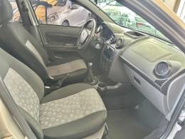 FORD - FIESTA - 2010/2011 - Dourada - R$ 28.900,00