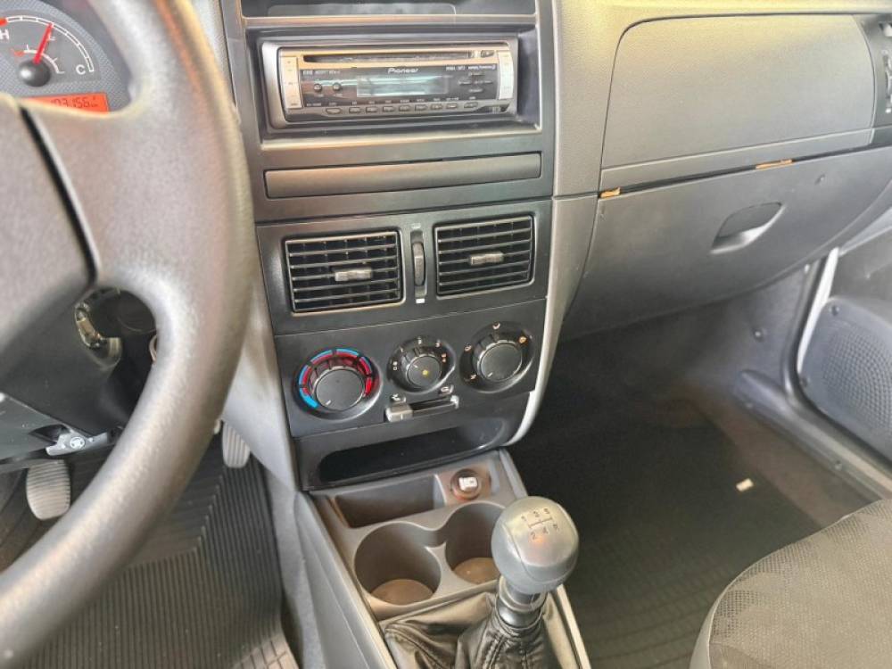 FIAT - STRADA - 2011/2012 - Prata - R$ 52.900,00