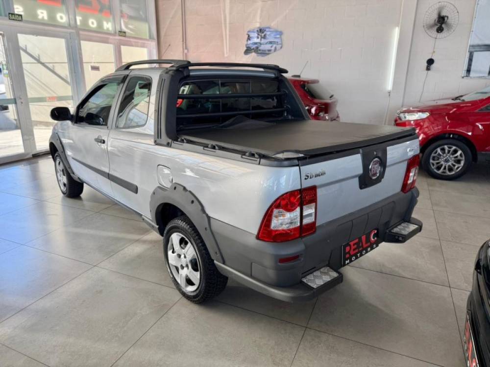 FIAT - STRADA - 2011/2012 - Prata - R$ 52.900,00