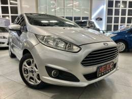 FORD - FIESTA - 2014/2015 - Prata - R$ 45.900,00