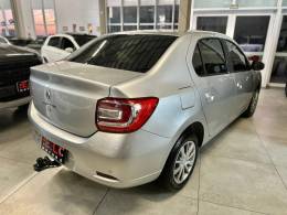 RENAULT - LOGAN - 2015/2016 - Prata - R$ 39.900,00