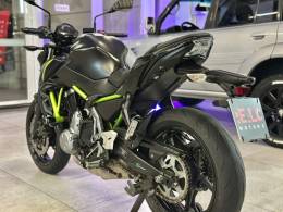 KAWASAKI - Z650 - 2017/2018 - Preta - R$ 32.900,00