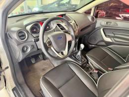 FORD - FIESTA - 2012/2013 - Branca - R$ 43.900,00