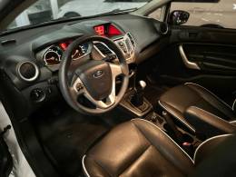 FORD - FIESTA - 2011/2012 - Branca - R$ 40.900,00