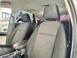 FORD - FOCUS - 2011/2012 - Branca - R$ 43.900,00