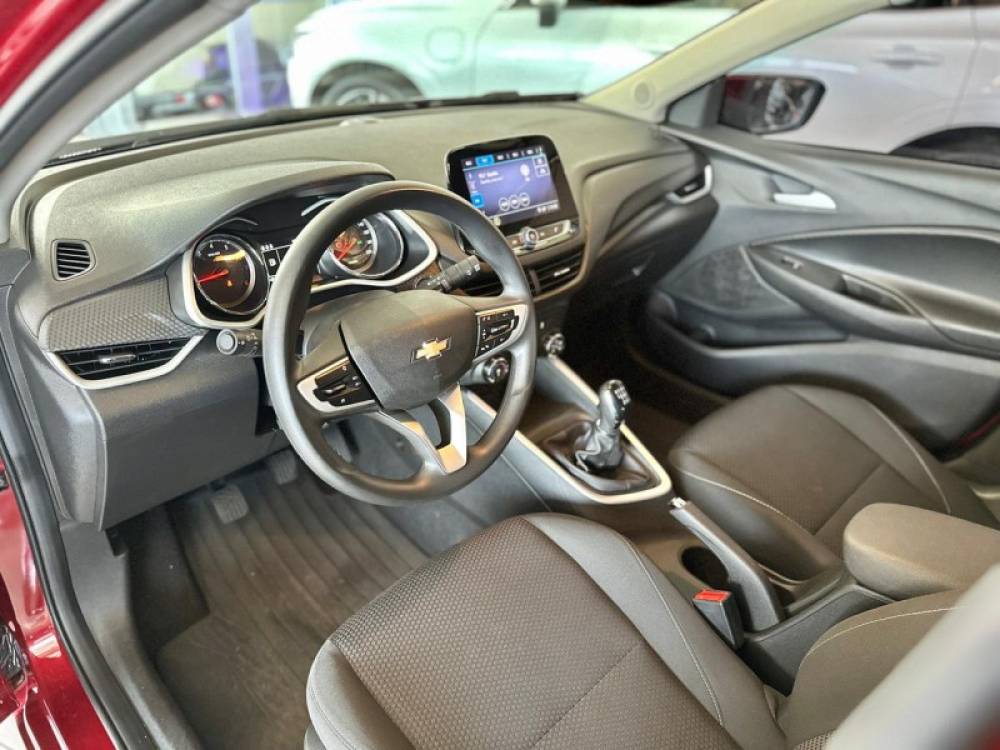 CHEVROLET - ONIX - 2022/2023 - Vermelha - R$ 78.900,00