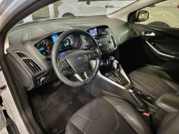 FORD - FOCUS - 2016/2016 - Branca - R$ 59.900,00
