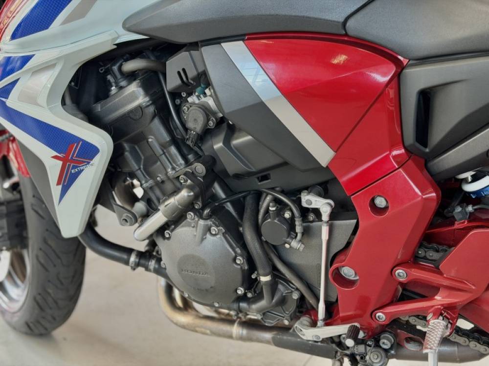 HONDA - CB 1000R - 2015/2015 - Vermelha - R$ 53.900,00