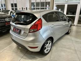 FORD - FIESTA - 2014/2015 - Prata - R$ 45.900,00