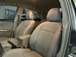 TOYOTA - COROLLA - 2011/2012 - Cinza - R$ 64.900,00