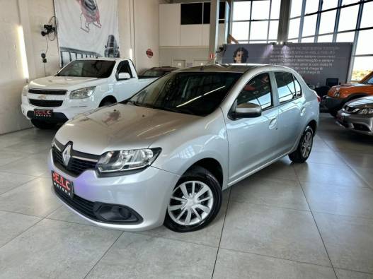 RENAULT - LOGAN - 2017/2018 - Prata - R$ 47.900,00
