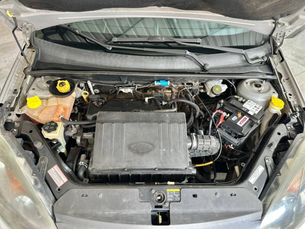 FORD - FIESTA - 2010/2011 - Dourada - R$ 28.900,00