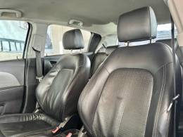 CHEVROLET - SONIC - 2013/2014 - Branca - R$ 43.900,00