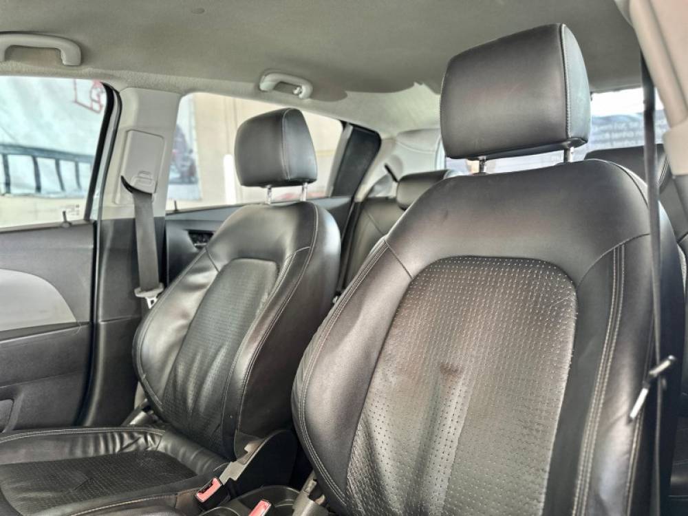 CHEVROLET - SONIC - 2013/2014 - Branca - R$ 42.900,00