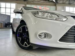 FORD - FOCUS - 2014/2014 - Branca - R$ 58.900,00