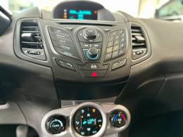 FORD - FIESTA - 2016/2016 - Vermelha - R$ 58.900,00