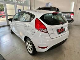 FORD - FIESTA - 2015/2015 - Branca - R$ 44.900,00
