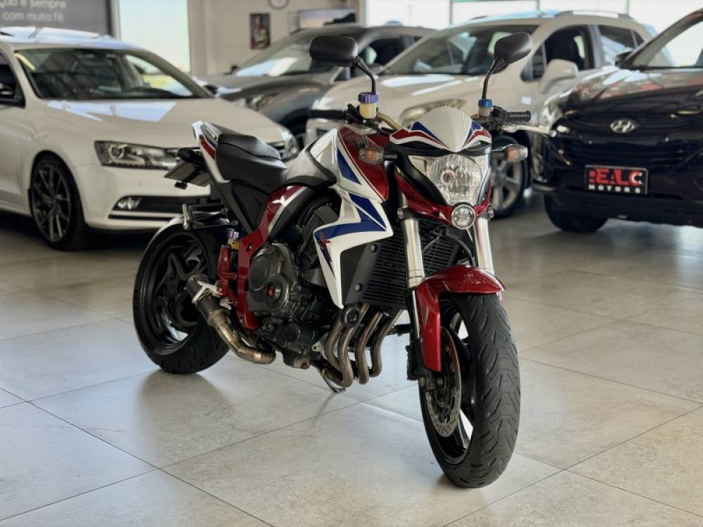 HONDA - CB 1000R - 2015/2015 - Vermelha - R$ 53.900,00