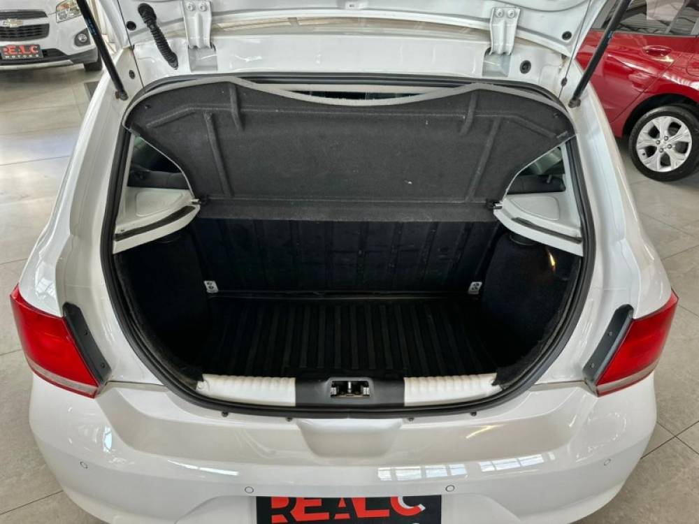 VOLKSWAGEN - GOL - 2015/2015 - Branca - R$ 48.900,00