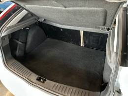 FORD - FOCUS - 2010/2011 - Branca - R$ 41.900,00