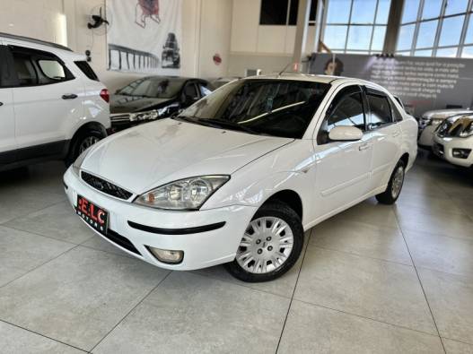 FORD - FOCUS - 2009/2009 - Branca - R$ 30.900,00