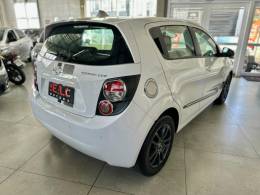 CHEVROLET - SONIC - 2013/2014 - Branca - R$ 43.900,00